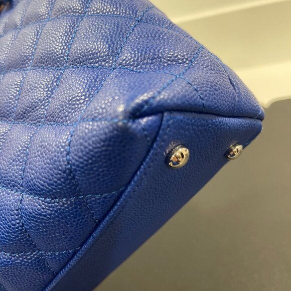 Chanel Caviar Quilted Easy Zip Tote Cobalt (JB1068) - Picture 3 of 11